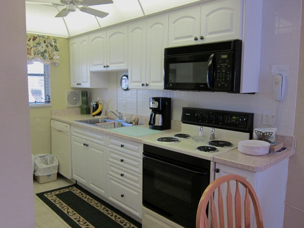 Ground Level Accommodation in Siesta key Three Pools